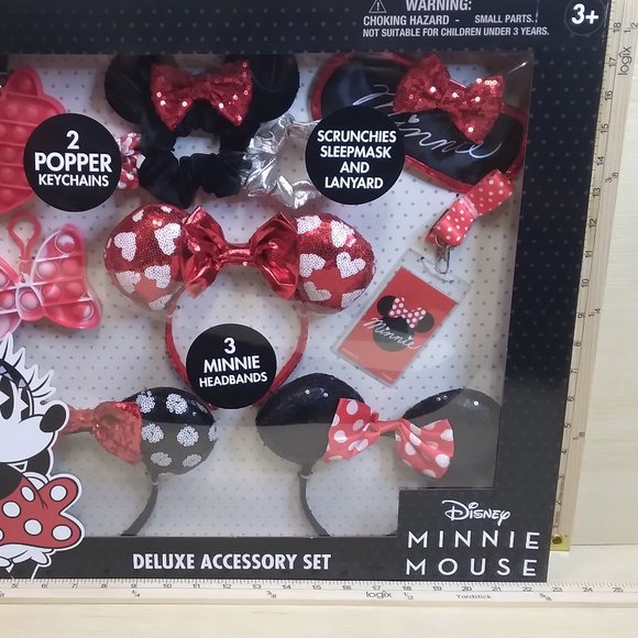 Disney Exclusive Collection 3 sets of ears and plenty of extras in the b… - Picture 7 of 8